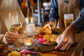 Hummus Platte im Scherzhaus Bistro